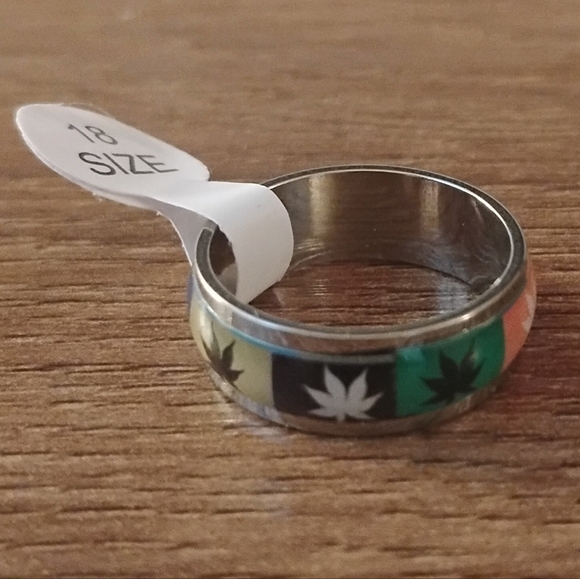 Stainless Steel Unisex Ring Colorful Blue Yellow Black Red Cannibus Symbol Size - Picture 2 of 4